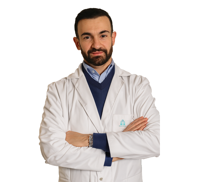 רופא משלב ידיים